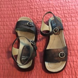 Dansko Lynnie Metallic Dark Bronze Sandals 39